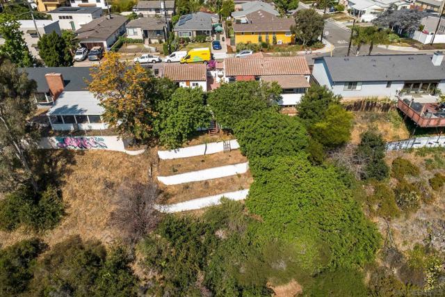 2541 Haller St, San Diego CA: https://media.crmls.org/mediaz/27a0fff5-c962-4698-a30b-76eaa89754cb.jpg