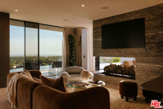 Drew Fenton | 684 Firth Avenue Los Angeles CA | MLS: 7726795