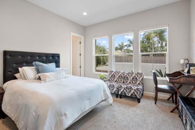 956 Urania Avenue, Encinitas CA: https://media.crmls.org/mediaz/27a2248e-a43a-427c-9e79-e943e85d0d97.jpg