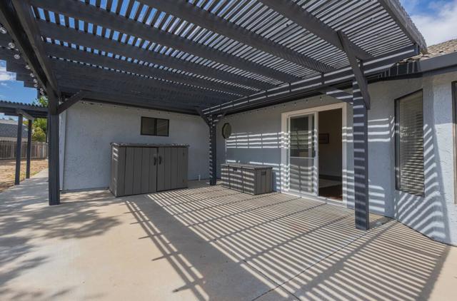 46480 Pine Meadow Place, King City CA: https://media.crmls.org/mediaz/27a23bfd-cd80-498a-a885-1fb5fee62cda.jpg