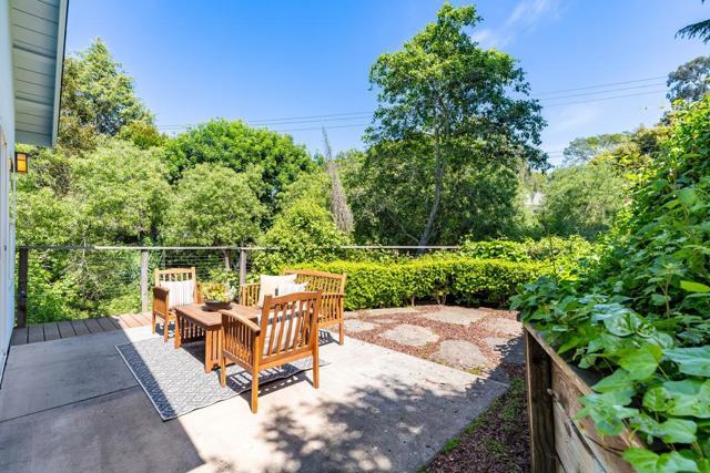 840 Seacliff Drive, Aptos CA: https://media.crmls.org/mediaz/27a2d255-e405-4357-a47f-a5a26766c2a8.jpg