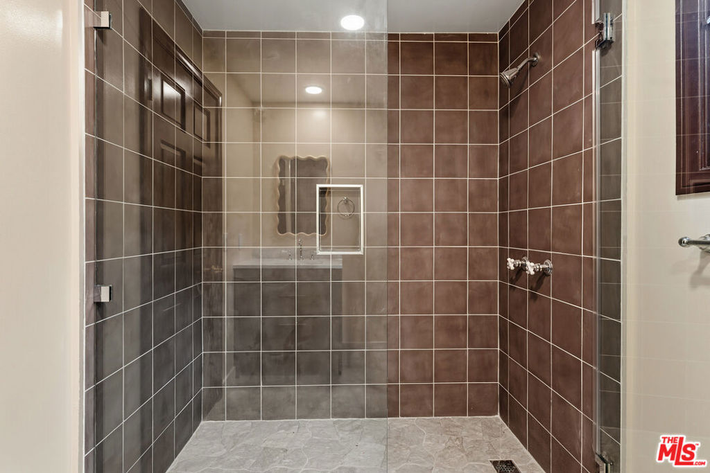 MLS #26857315 image #25