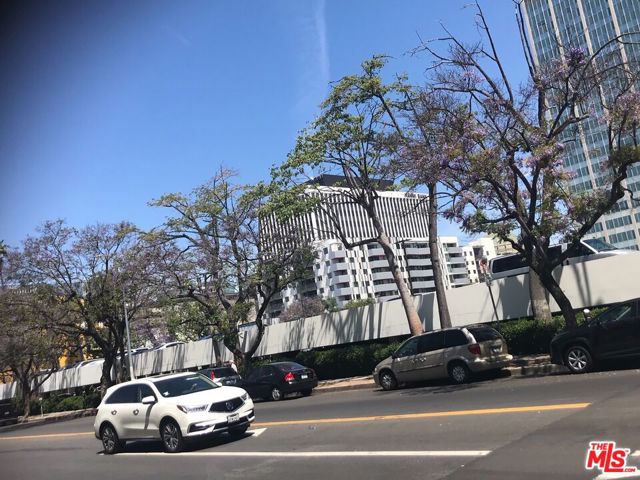 701 S Kingsley Drive, Los Angeles CA: https://media.crmls.org/mediaz/27a30455-0789-4832-867d-9f740b59e8a4.jpg