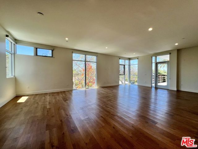 8017 W NORTON Avenue, West Hollywood CA: https://media.crmls.org/mediaz/27a31a91-9c07-4506-a25b-883c2f894576.jpg