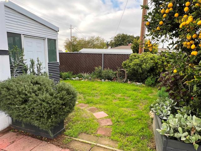 Image 19 of 26 For 210 Cypress  