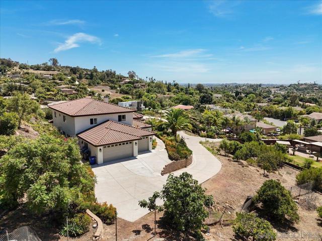 2342 CARIOCA PL, Vista CA: https://media.crmls.org/mediaz/27a372fd-1d75-470c-82ba-0661a1d78a4b.jpg