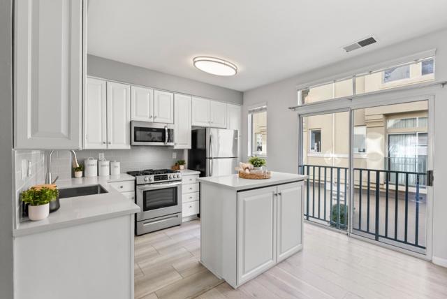 150 Holly Court, Mountain View CA: https://media.crmls.org/mediaz/27a3f26d-60c6-488c-b89f-036f1d5f9bc5.jpg