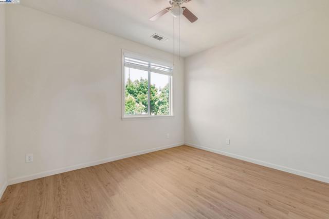 5675 Arcadia Cir, Discovery Bay CA: https://media.crmls.org/mediaz/27a45205-6b4a-4342-a7eb-49f00bc3ad42.jpg