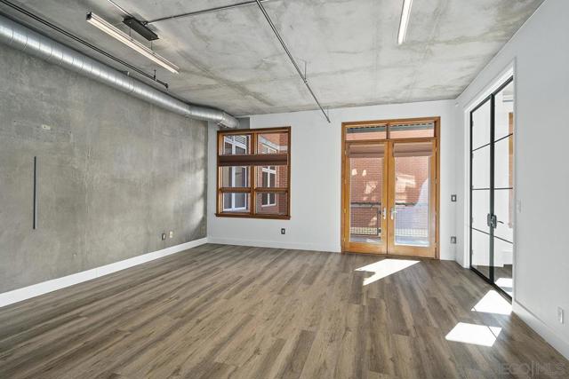 877 Island Avenue, San Diego CA: https://media.crmls.org/mediaz/27a46b52-7ddb-4b39-b6b8-0fedfa6c4809.jpg