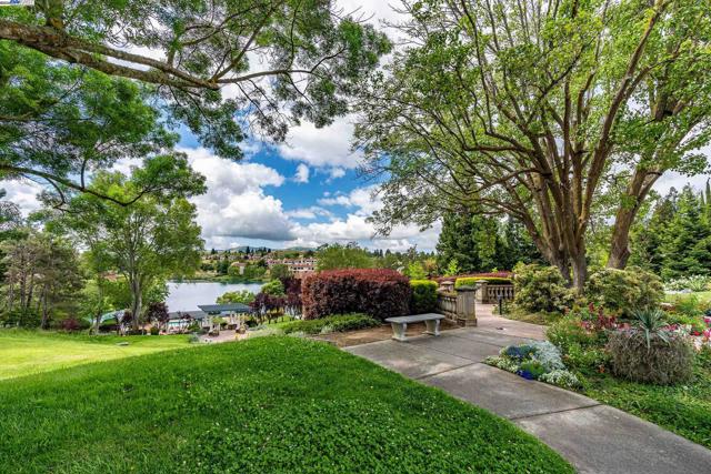 4009 W Lakeshore Drive, San Ramon CA: https://media.crmls.org/mediaz/27a4a93b-a6ba-4c70-a44a-9e6069622755.jpg