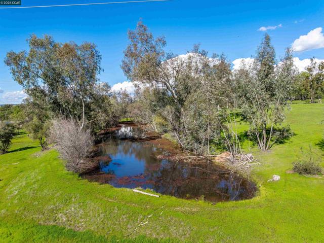 125 Sam Lynn Way, Oroville CA: https://media.crmls.org/mediaz/27a4bf23-71b8-4102-a9d1-37106cfbe330.jpg