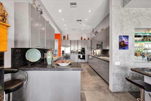 39061 Bel Air Drive, Cathedral City CA: https://media.crmls.org/mediaz/27a4d718-1da5-4ec9-b8d0-d566cc0bc93e.jpg