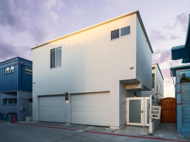2841 Bayside Walk, San Diego CA: https://media.crmls.org/mediaz/27a63e94-98e7-46bf-947a-06f59626de15.jpg