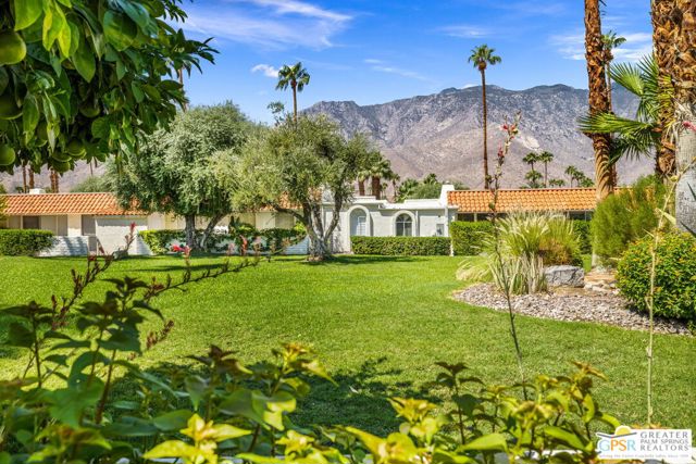 3351 Andreas Hills Drive, Palm Springs CA: https://media.crmls.org/mediaz/27a64d97-e8b5-4e36-8a08-d56eb053e171.jpg