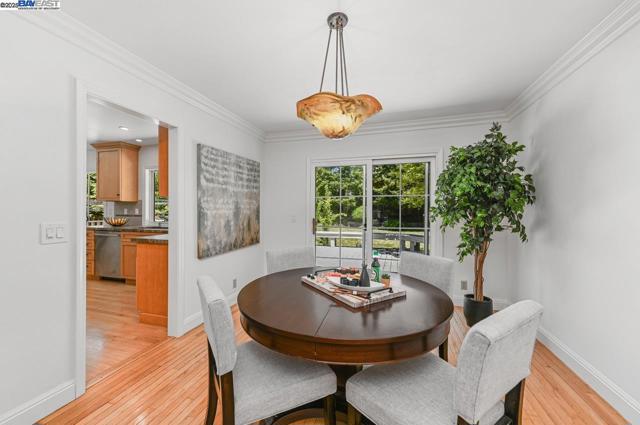 351 Castenada Ct, Danville CA: https://media.crmls.org/mediaz/27a64eee-d8c0-47ee-b0ac-027b08282007.jpg