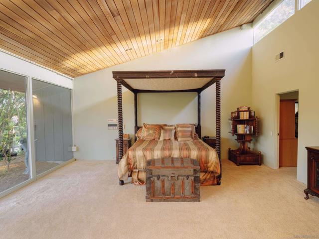 6009 Mimulus, Rancho Santa Fe CA: https://media.crmls.org/mediaz/27a69f2c-c526-441a-80d8-7dd6a7e118c1.jpg
