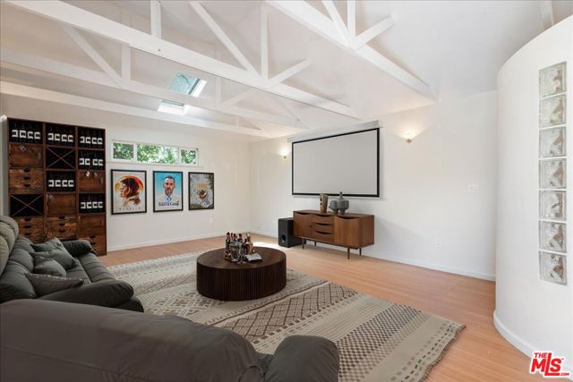 4385 Camellia Avenue, Studio City CA: https://media.crmls.org/mediaz/27a7d8b4-0a69-4461-8bf2-caf7ddc97f2e.jpg