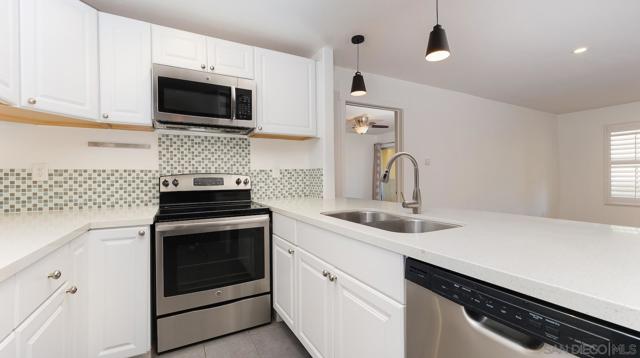 2037 Burton st, San Diego CA: https://media.crmls.org/mediaz/27a8540d-33fc-488c-a1a8-311f2d44a3bd.jpg