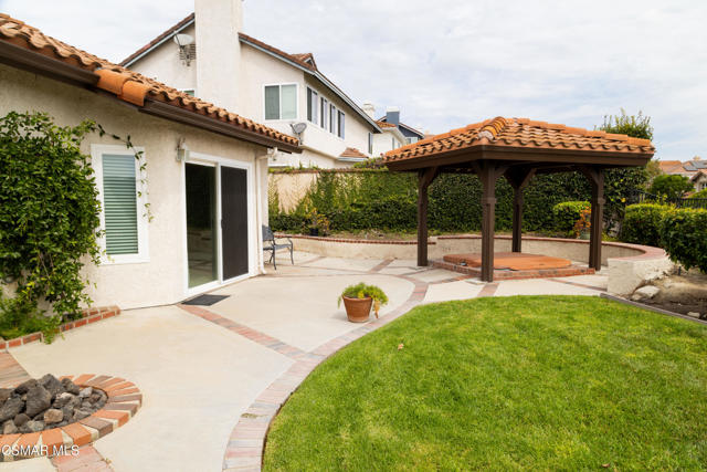 3154 Provence Place, Thousand Oaks CA: https://media.crmls.org/mediaz/27a85a09-e712-41e0-8ced-257aac97e26a.jpg