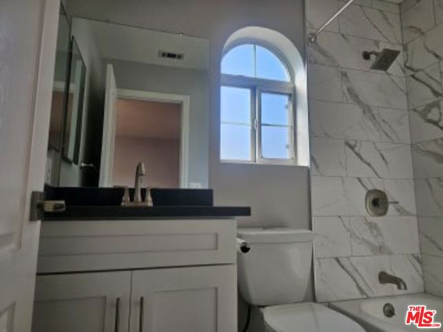 7872 Stewart And Gray Road, Downey CA: https://media.crmls.org/mediaz/27a8626b-1b58-400e-9631-b0c5d1c66dd6.jpg