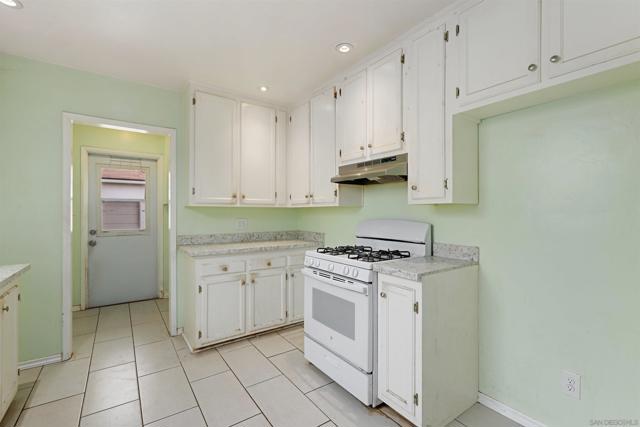 4352 Athens St, San Diego CA: https://media.crmls.org/mediaz/27a86923-fcdd-49a8-ad3b-e29b000fe2cc.jpg
