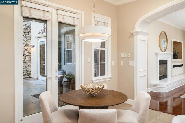 206 Glory Lily Ct, San Ramon CA: https://media.crmls.org/mediaz/27a94b10-daa7-444f-88da-71a53516d966.jpg