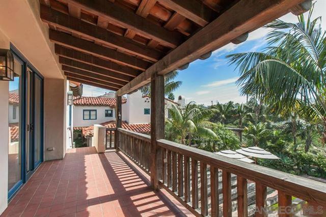 631 Loring, San Diego CA: https://media.crmls.org/mediaz/27a990a4-5b62-4b1e-9a59-e3d5f794337c.jpg