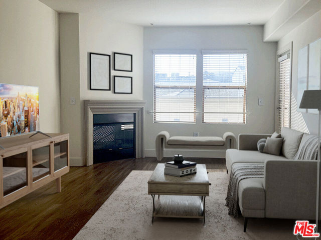 1041 E Glendon Avenue, Los Angeles CA: https://media.crmls.org/mediaz/27aaef50-0e40-40e9-ba0d-5dd8208bff64.jpg