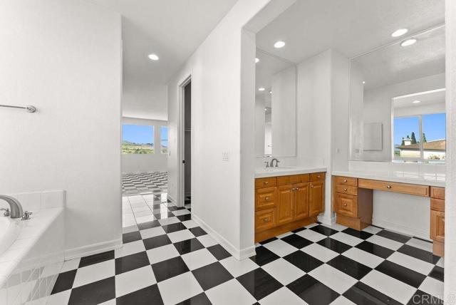 Detail Gallery Image 29 of 44 For 1004 Red Granite Rd, Chula Vista,  CA 91913 - 5 Beds | 4/1 Baths