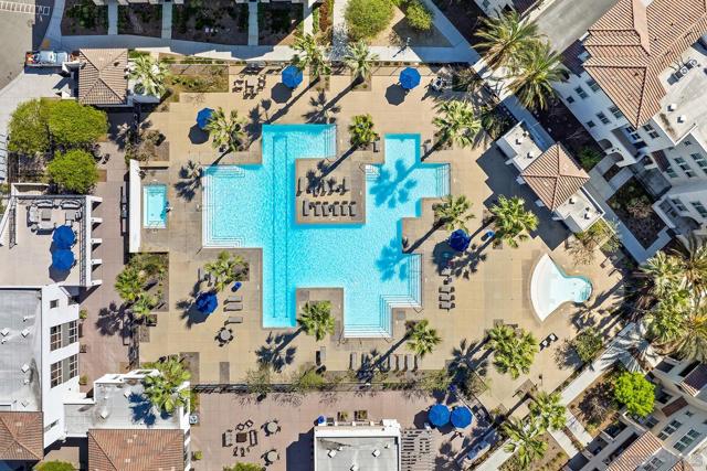 5230 Calle Rockfish, San Diego CA: https://media.crmls.org/mediaz/27abdc8c-4a10-414e-b85d-4d675f40d3f1.jpg