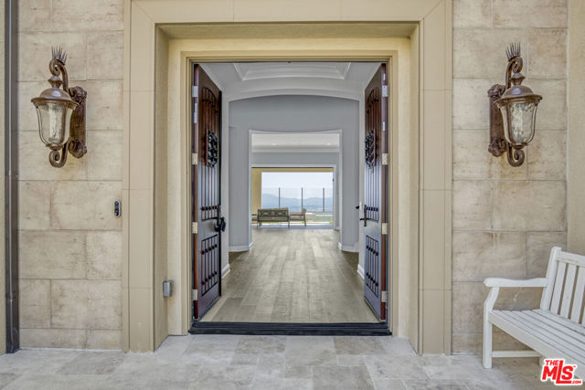 20326 W Liverpool Way, Porter Ranch CA: https://media.crmls.org/mediaz/27ac54d8-01fb-49fd-8a2d-709088c44c3f.jpg