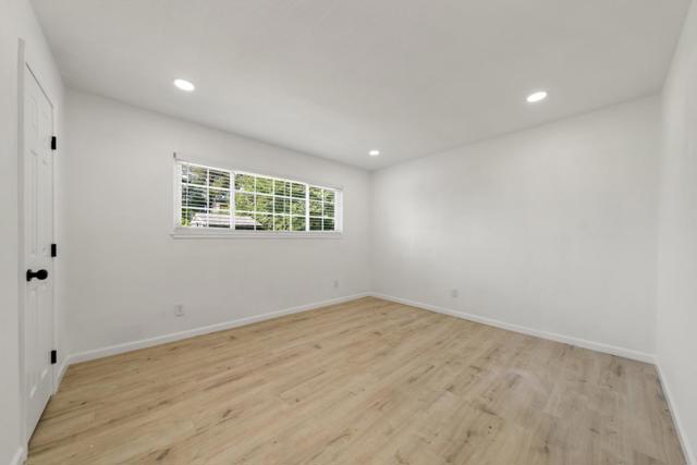 2621 Wood Violet Way, Sacramento CA: https://media.crmls.org/mediaz/27ac7d3a-67ba-4c51-b0e4-a18058272383.jpg