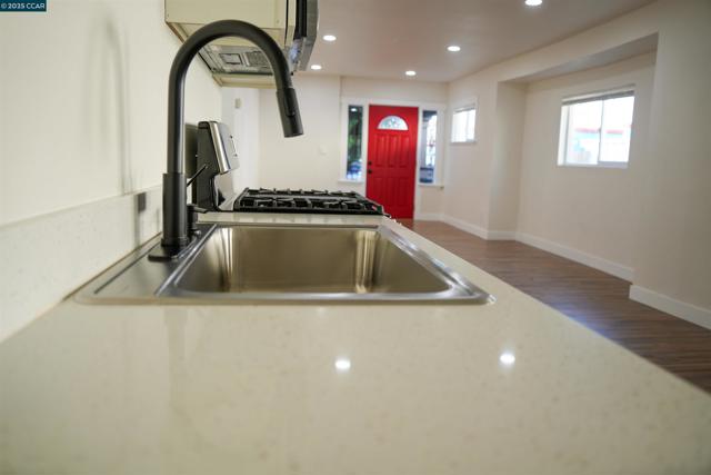 1360 99th ave, Oakland CA: https://media.crmls.org/mediaz/27acf340-59b3-4878-9e24-7c2b7a9a3993.jpg