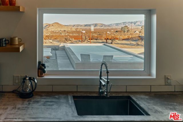 4375 Border Avenue, Joshua Tree CA: https://media.crmls.org/mediaz/27ad18dd-8bd2-4812-9d6b-f6de4501dd5d.jpg