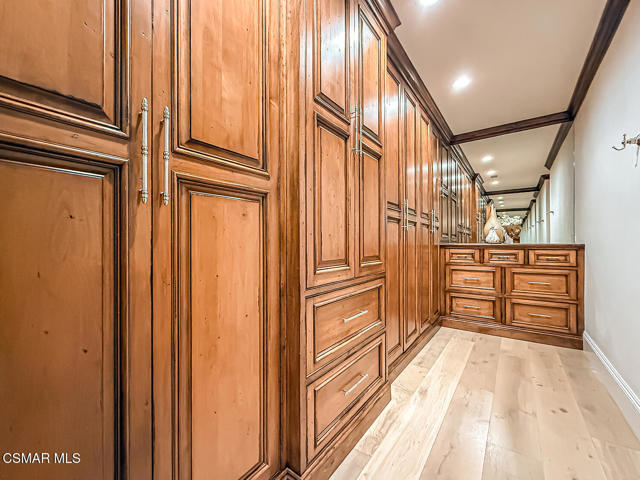 25877 Shady Oak Lane, Valencia CA: https://media.crmls.org/mediaz/27adafec-50a0-41ef-b0e9-c00122cf81b6.jpg