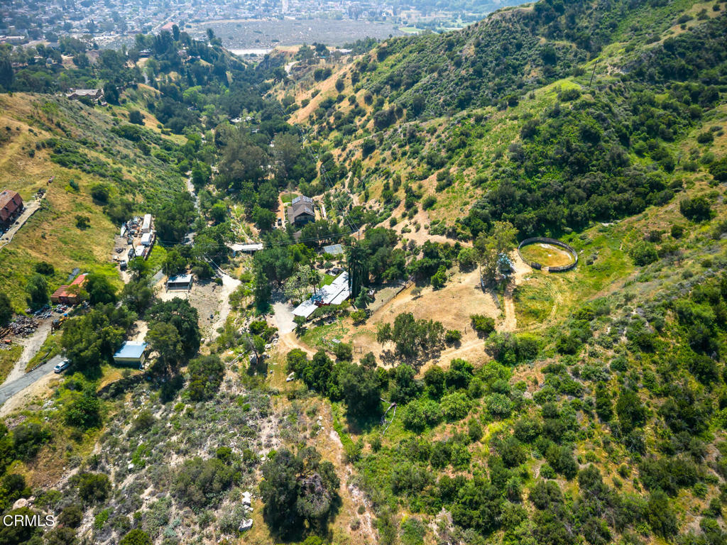 https://media.crmls.org/mediaz/27adc831-0bc7-4a2f-a0fa-d372c3382f9e.jpg?preset=X-Large