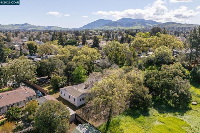 1561 Farm Bureau Rd, Concord CA: https://media.crmls.org/mediaz/27ae5b24-bc56-4ea1-be40-3e4e669e3ecb.jpg