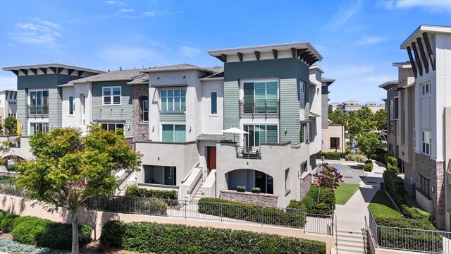 6132 Colt Place, Carlsbad CA: https://media.crmls.org/mediaz/27aeaea8-3d4e-43cd-bb10-5f8624ad1322.jpg