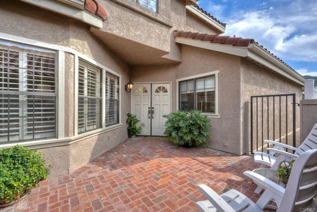 Detail Gallery Image 4 of 62 For 28766 Vista Valley Dr, Vista,  CA 92084 - 2 Beds | 2 Baths