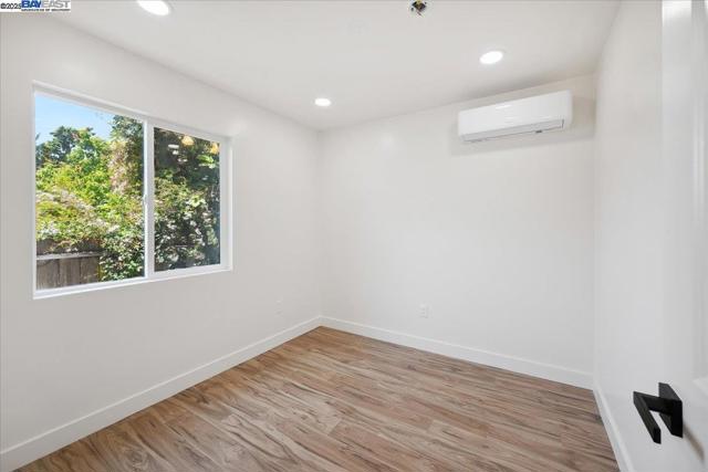917 Channing Way, Berkeley CA: https://media.crmls.org/mediaz/27af45bc-92b9-468d-854a-75775fba4f44.jpg