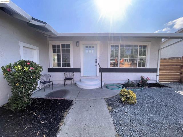 2723 E Tregallas Rd, Antioch CA: https://media.crmls.org/mediaz/27b074d1-2f19-440e-9b1b-ab7d2af8f4ee.jpg