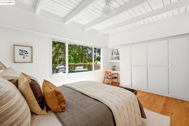 2429 Scout Rd, Oakland CA: https://media.crmls.org/mediaz/27b101b3-b872-4202-8bd2-0b70c00080b7.jpg