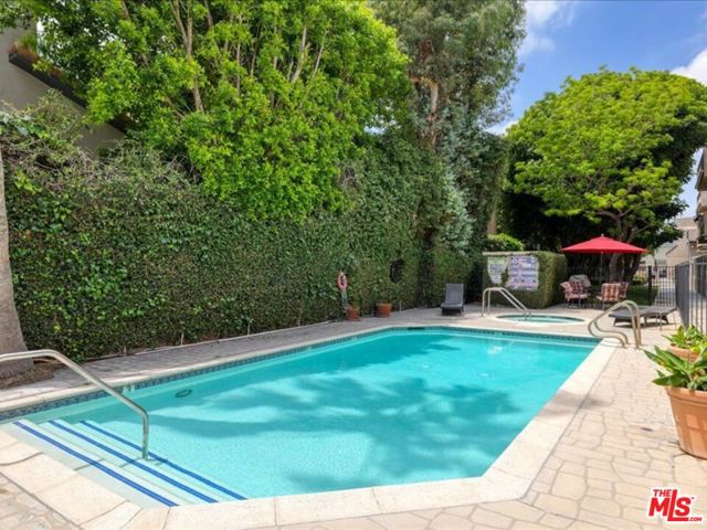 4477 Woodman Avenue, Sherman Oaks CA: https://media.crmls.org/mediaz/27b10b1e-2b51-4ce0-bca8-9a17612c0818.jpg