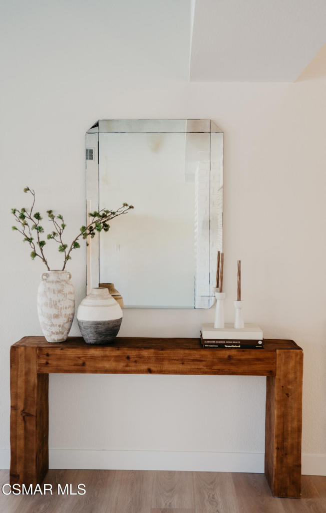 https://media.crmls.org/mediaz/27b137a0-d190-4626-b2d4-70bed3499bff.jpg?preset=X-Large