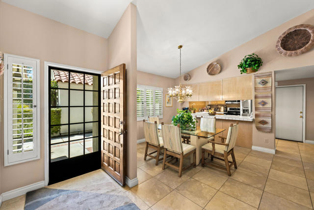 43870 Via Granada, Palm Desert CA: https://media.crmls.org/mediaz/27b1ba58-3a65-45ee-b4d4-e14623747d61.jpg