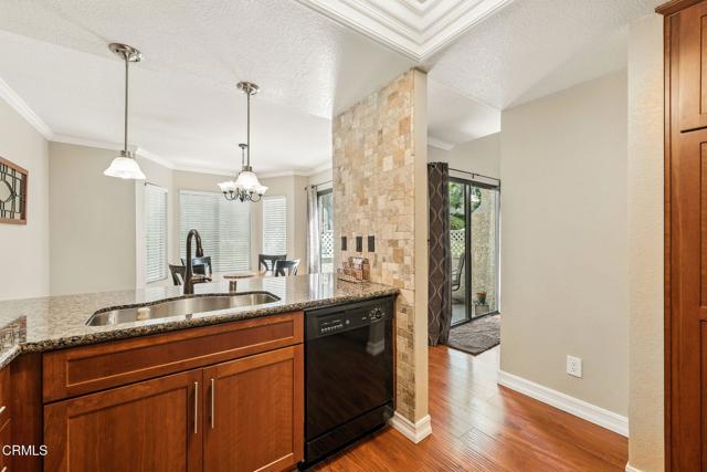 848 Paseo Tosamar, Camarillo CA: https://media.crmls.org/mediaz/27b1d0d1-97be-4627-bedc-af523169da41.jpg