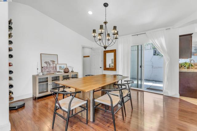 6400 Mokelumne Ave, Oakland CA: https://media.crmls.org/mediaz/27b2d500-9cbe-499a-8d5b-18f9a839cd9e.jpg
