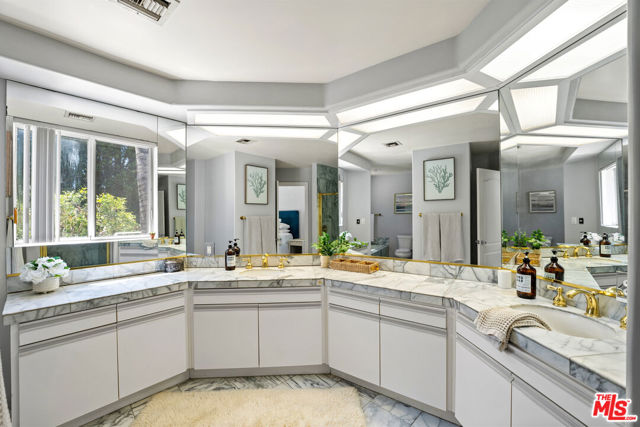 23246 Canzonet Street, Woodland Hills CA: https://media.crmls.org/mediaz/27b2eb90-a9c5-4e97-9930-d600f7119d70.jpg