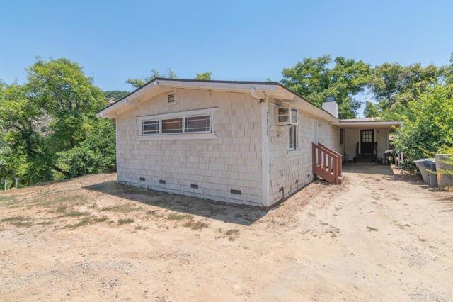 3160 Slivkoff Drive, Escondido CA: https://media.crmls.org/mediaz/27b3763b-273a-40be-98f7-8480a2d180f6.jpg