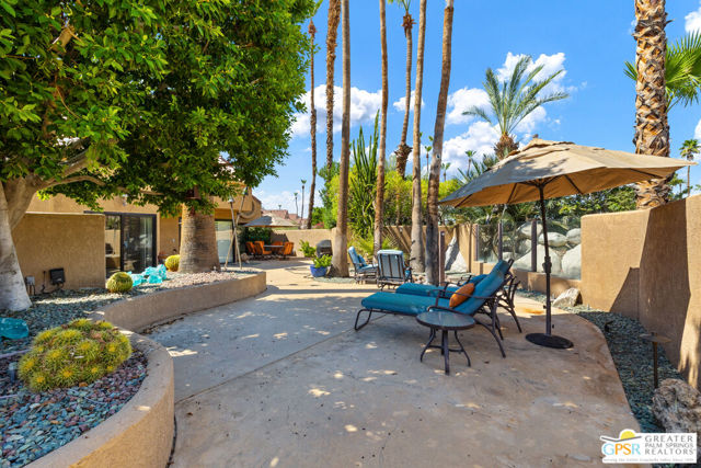 2910 Cervantes Court, Palm Springs CA: https://media.crmls.org/mediaz/27b48ebe-f66f-406a-b6e1-1cbad25a85ee.jpg
